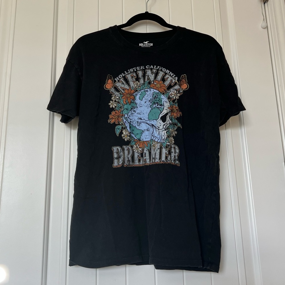 Hollister Graphic Tshirt